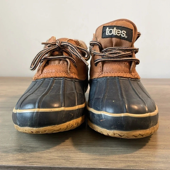 Totes, low top duck shoe, rubber & leather, waterproof, size 6.5 men or 8-8.5 W - Picture 3 of 12